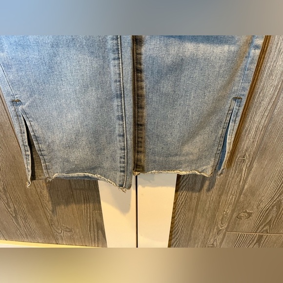 B8.10 High-Waisted Baggy Straight Cut-Out Jeans Split Raw Hem •Rise 11 - Picture 3 of 5